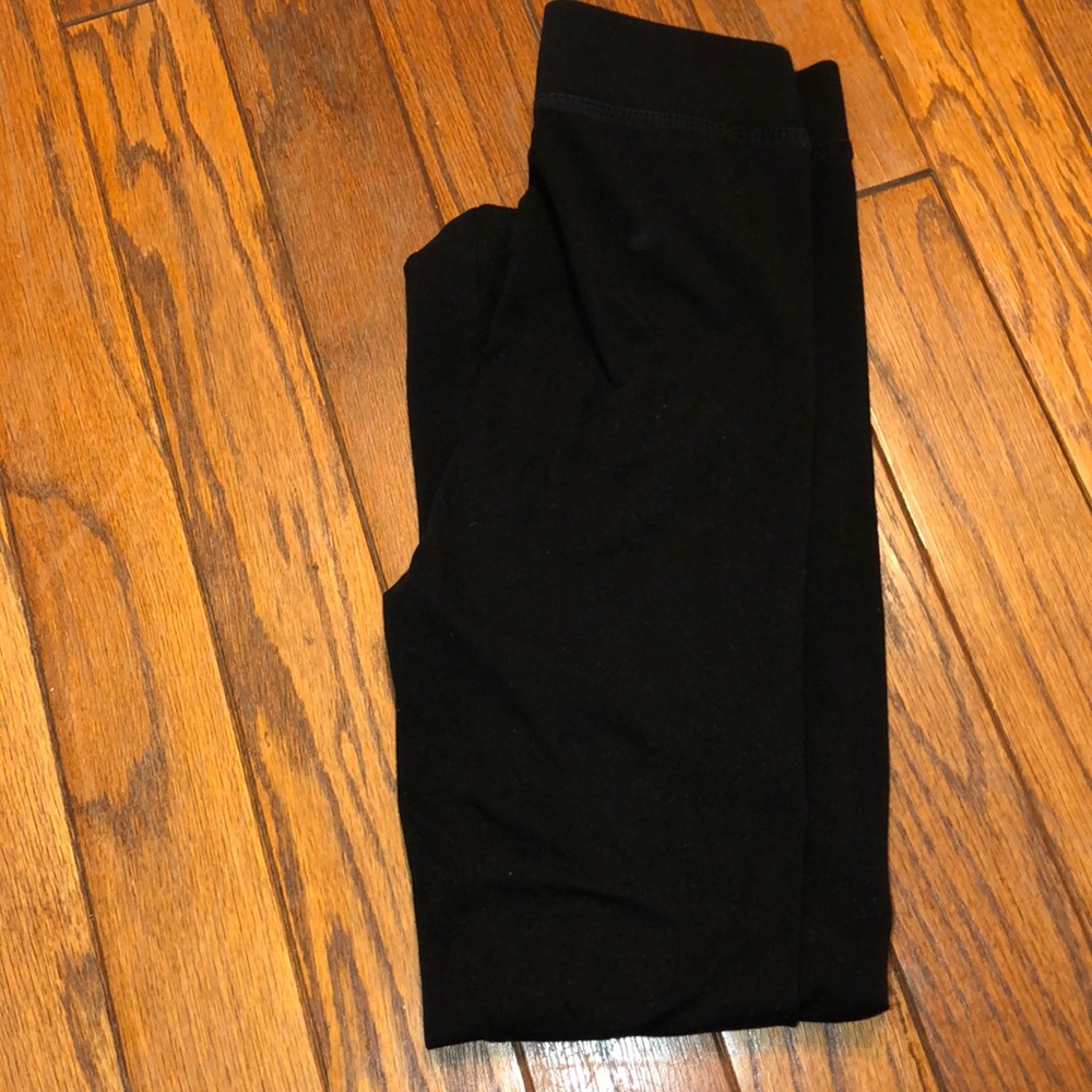 Black leggings